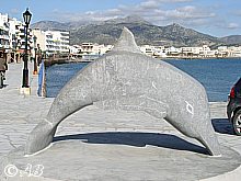 Delphin an der Promenade von Ierapatra, Kreta, Griechenland